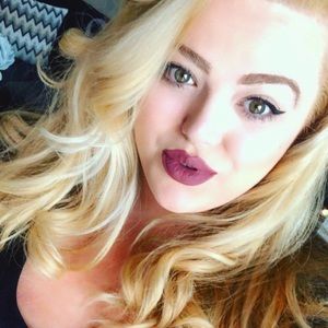 Meet your Posher, Adriana